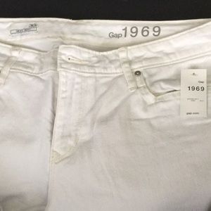 Gap white jeans.  Size 30r.  NWT